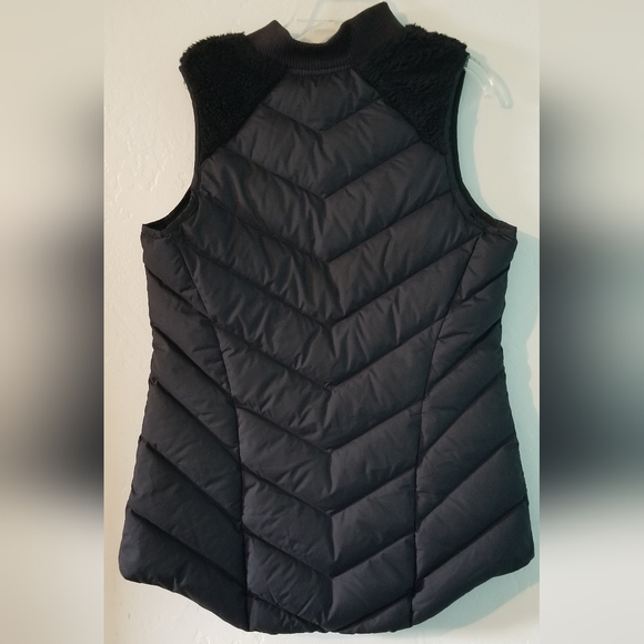 Athleta Responsible Tundra Goose Down Sherpa Puff Vest Black - Picture 3 of 13